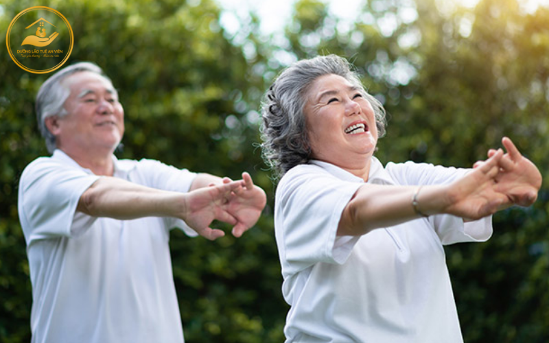 Bài tập thăng bằng phòng chống té ngã cho người già