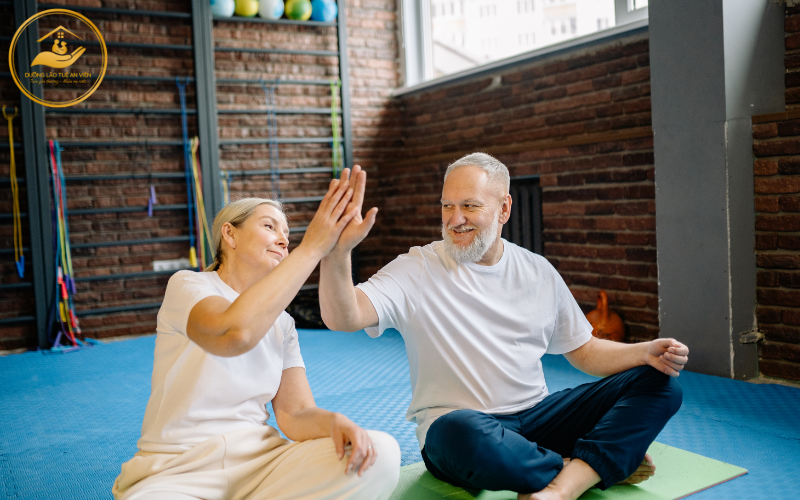 Cách tập thở bụng giúp người già