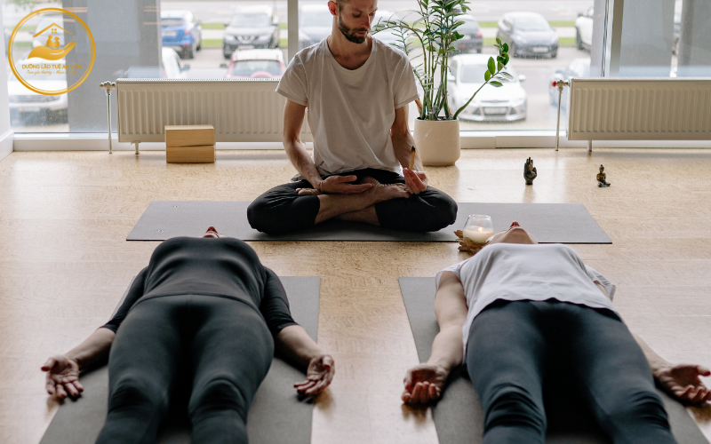 Cách tập thở bụng giúp người già