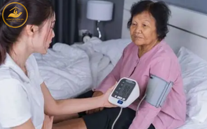 Kỹ thuật xoa bóp bấm huyệt trong phục hồi 