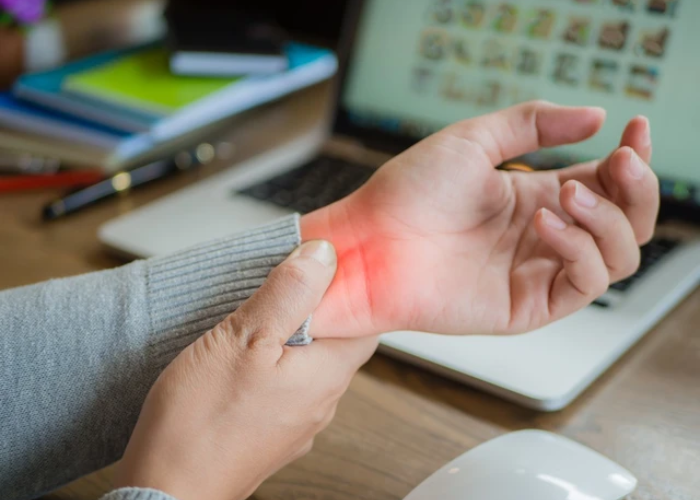 Hội chứng ống cổ tay ở người già 