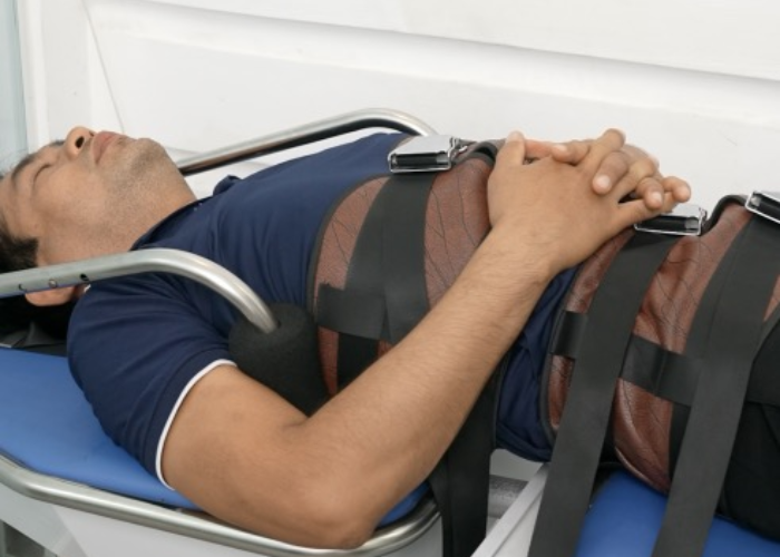 Kéo giãn cột sống bằng máy