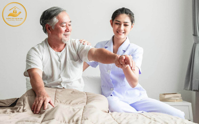 Kỹ thuật xoa bóp bấm huyệt trong phục hồi 