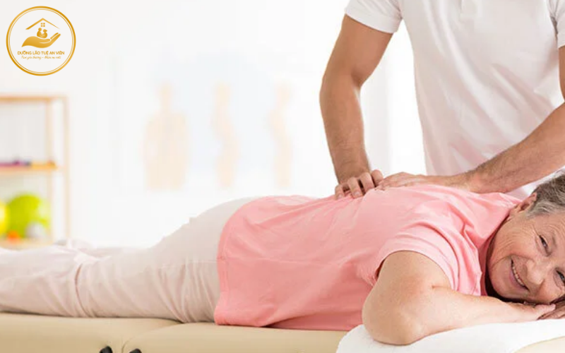 Kỹ thuật xoa bóp bấm huyệt trong phục hồi 