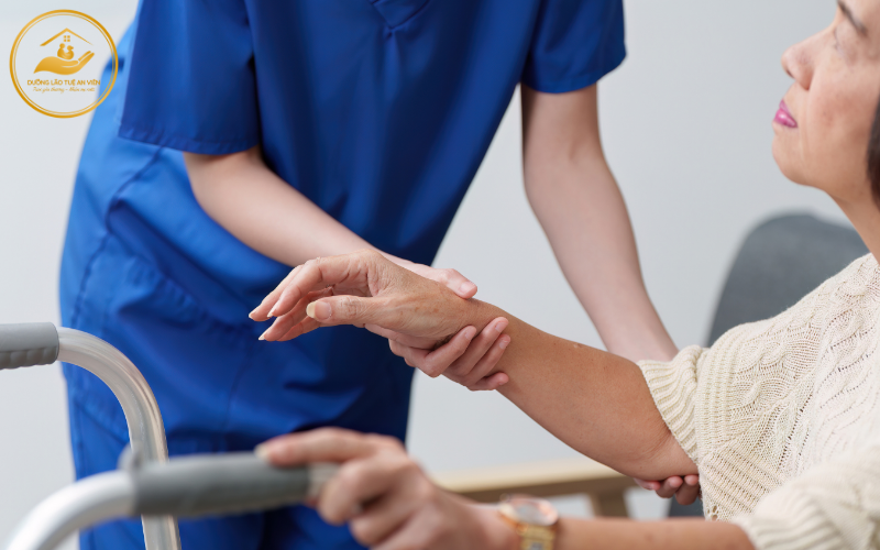 Lưu ý an toàn khi tập vật lý trị liệu tại nhà