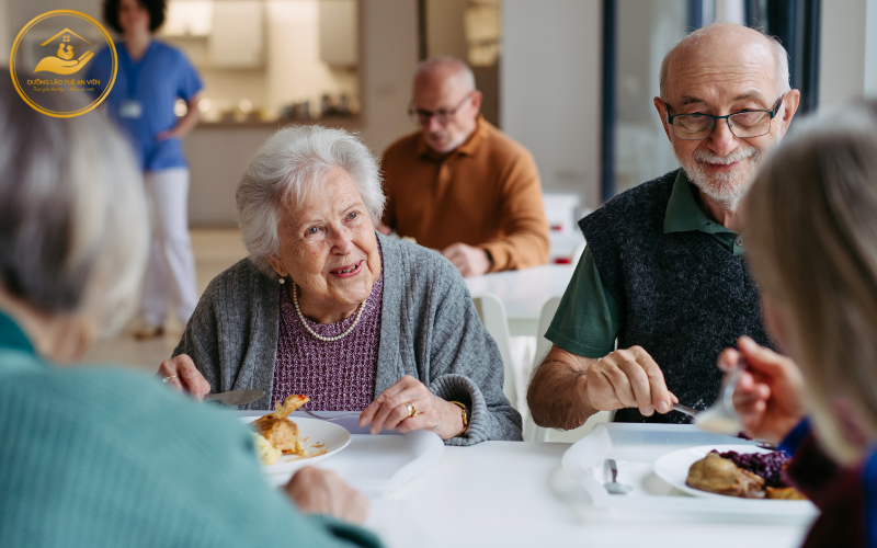 Nên tập vật lý trị liệu tại nhà hay đến trung tâm dưỡng lão 
