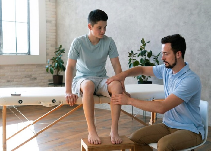 Tập vận động cho người bị teo cơ cứng khớp 