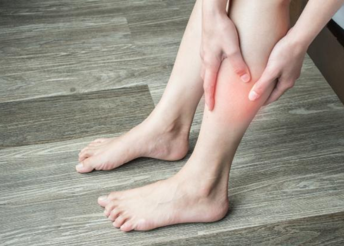 Cảm giác kiến bò ở chân