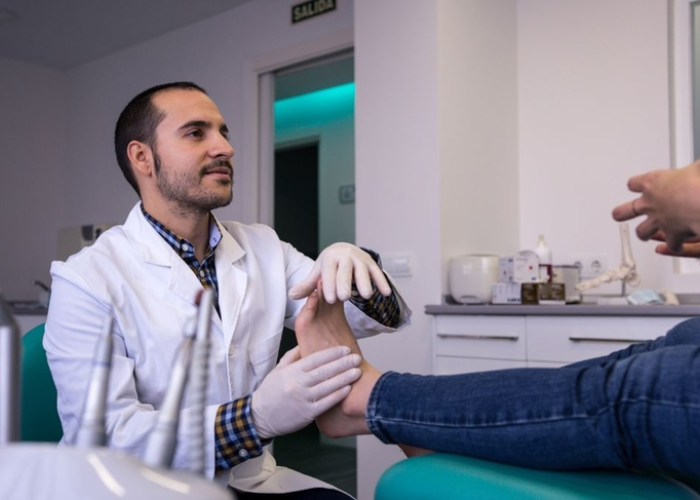 Ngứa vùng da chân do ứ máu