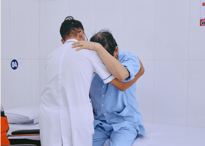 kỹ thuật di chuyển người bệnh từ giường sang xe lăn